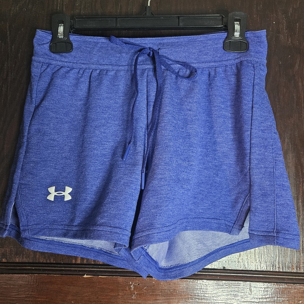 EUC Under Armour Loose Fit Shorts - Size XS